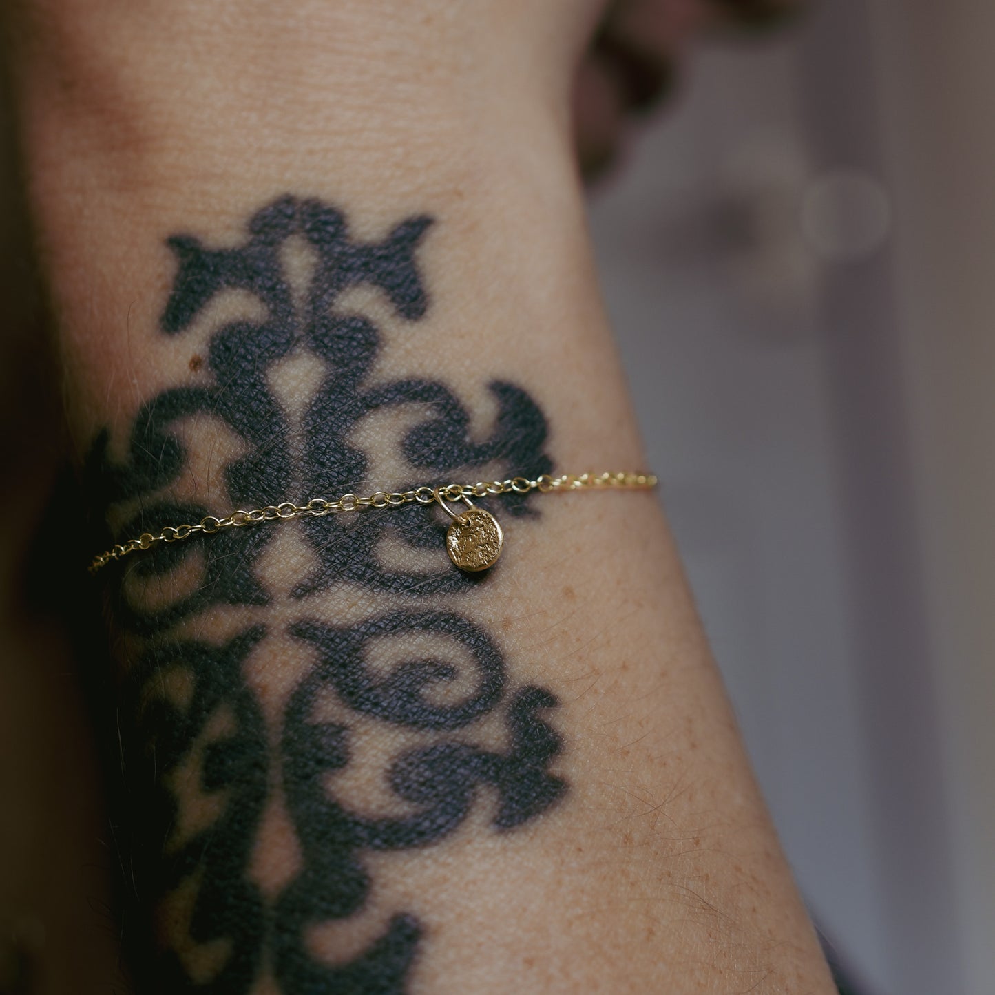 Ember 9 Carat Gold Star-Engraved Bracelet